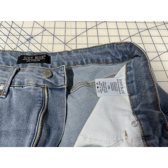Judy Blue Jean Cut Off Shorts‎ Plus Size 1XL Medium Blue Stretch Denim - Picture 4 of 8